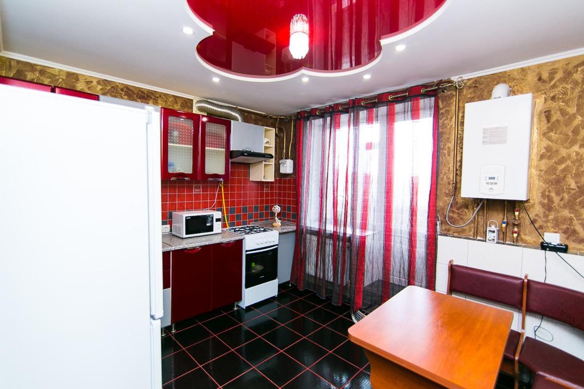Vip Apartmens Faraon On Illinskaya 1 Floor Sumy Exterior photo