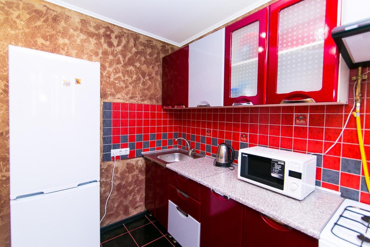 Vip Apartmens Faraon On Illinskaya 1 Floor Sumy Exterior photo